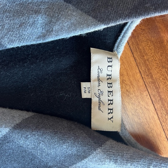 Burberry Wool Cape authentic - Picture 6 of 6